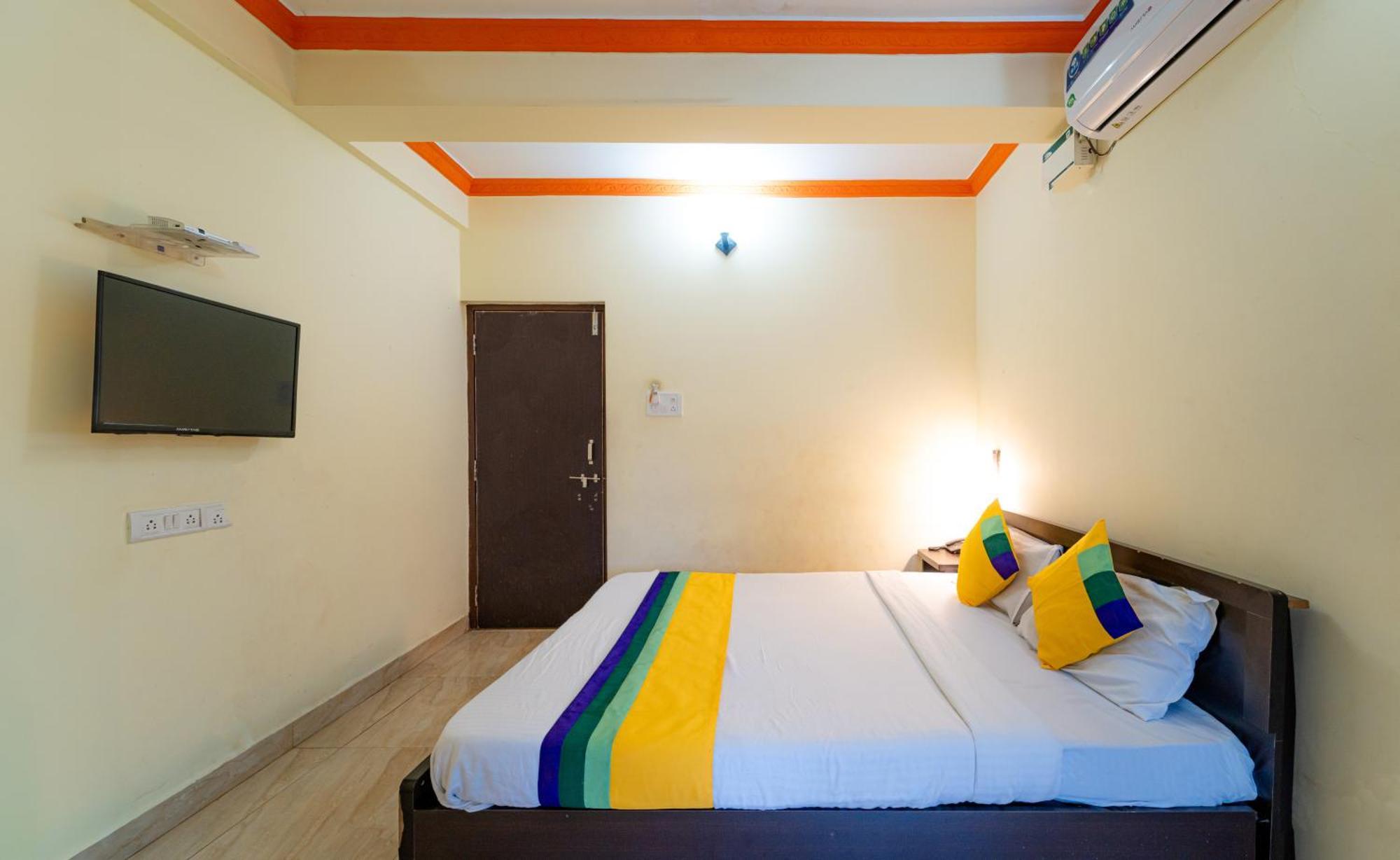 Adam'S Beach Resort By Banda Trips Baga Buitenkant foto