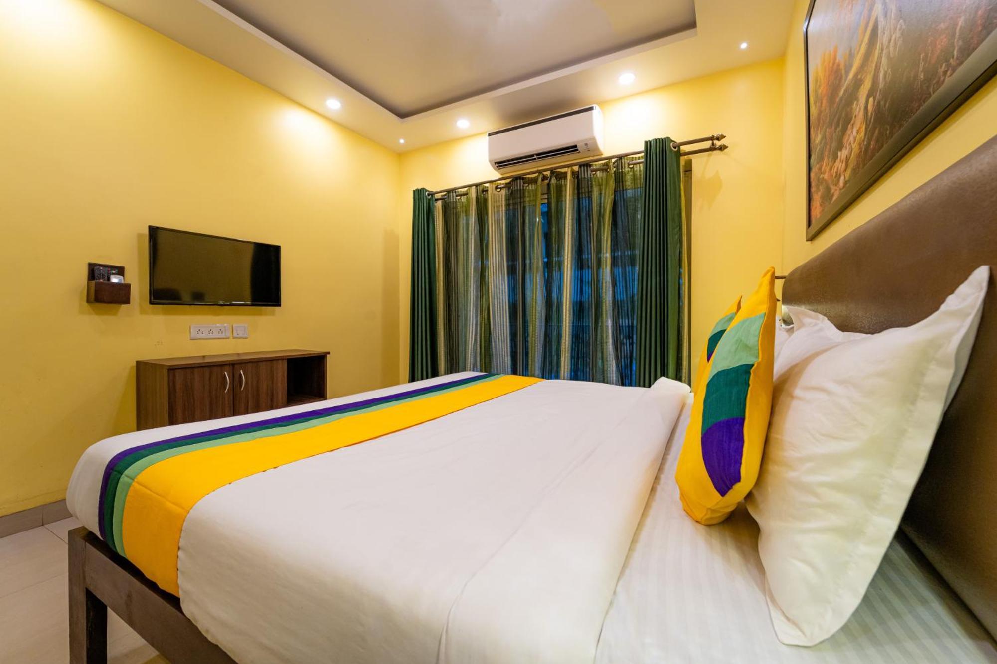 Adam'S Beach Resort By Banda Trips Baga Buitenkant foto